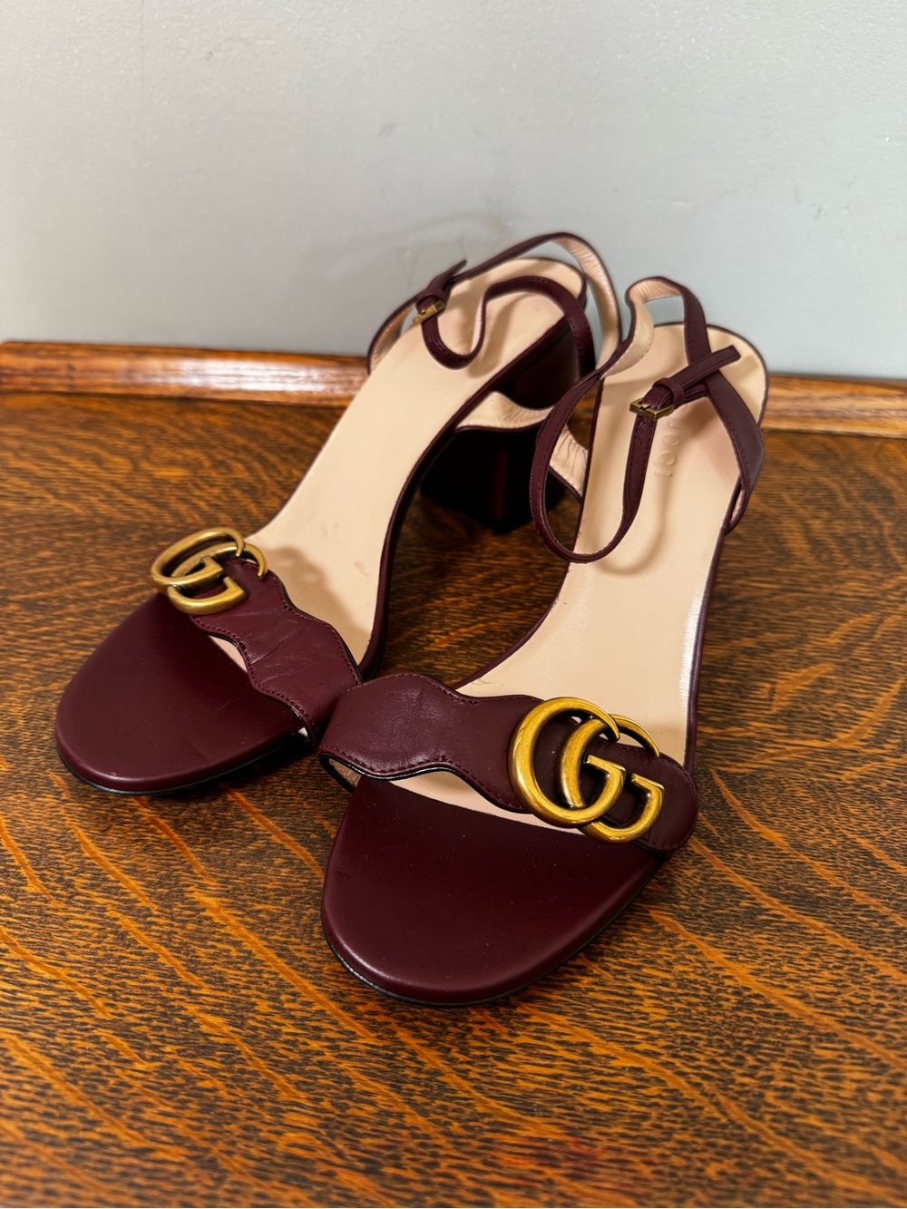 Authentic Gucci GG Marmont Block Heel Sandals Burgundy Leather - 38.5 with COA - Picture 2 of 10